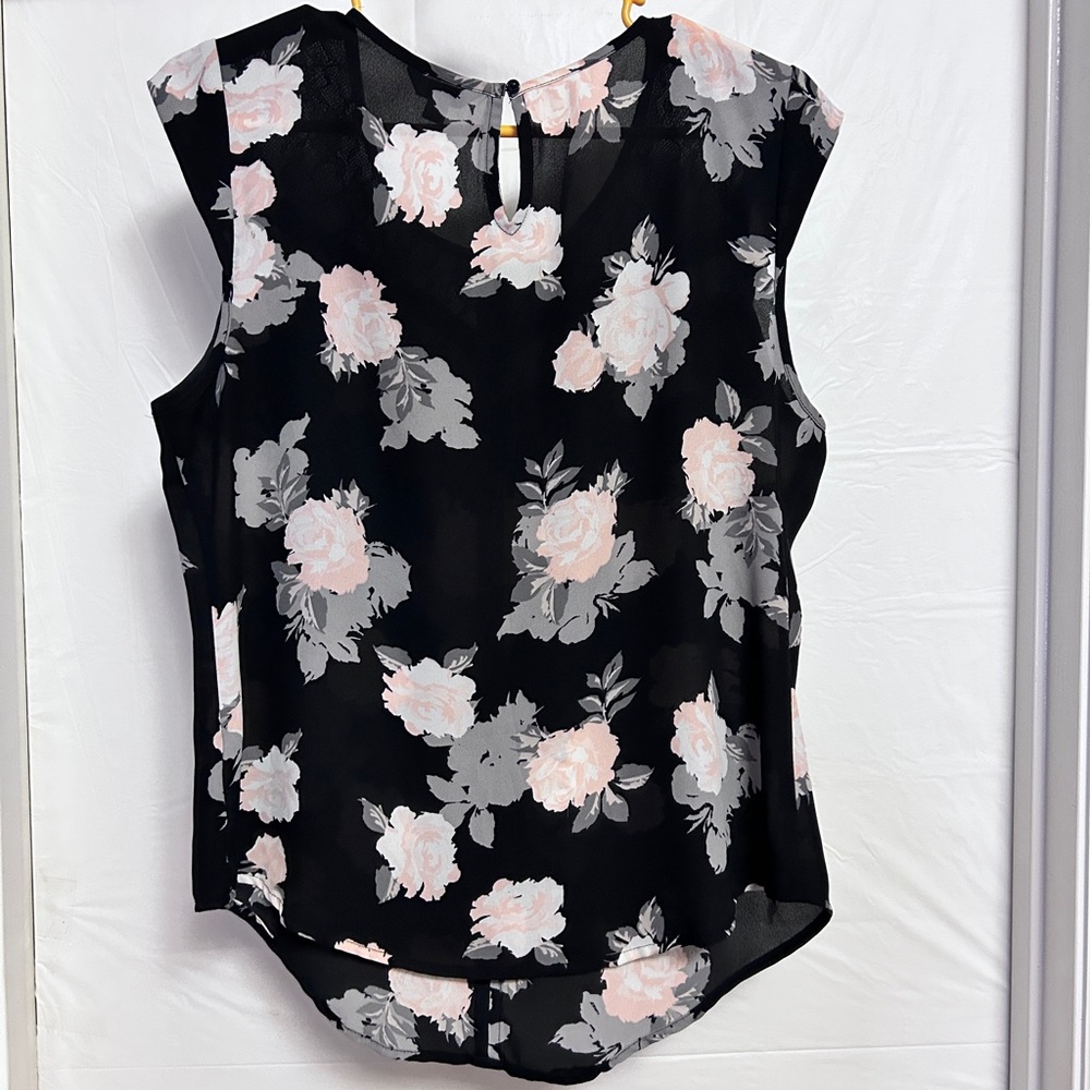 Candie’s top. Size L